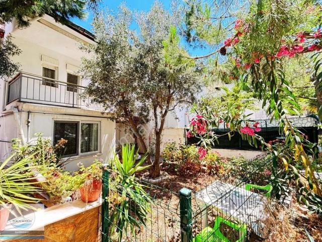 Foça, İzmir içerisinde satılık Villa