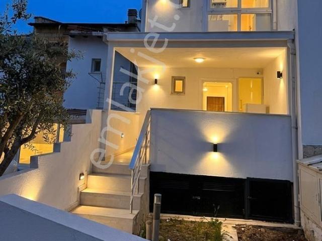 Foça, İzmir içerisinde satılık Villa