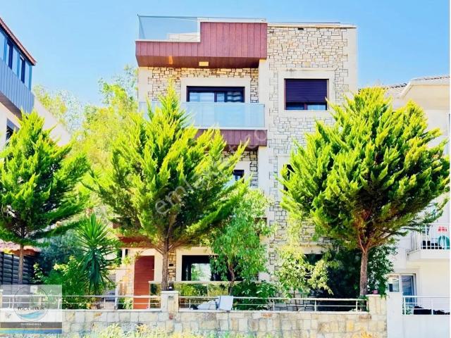 Fatih Mahallesi, Foça içerisinde satılık Villa
