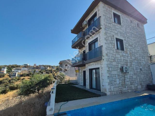 Foça, İzmir içerisinde satılık Villa