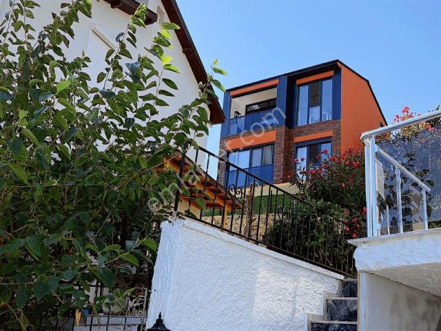 Foça, İzmir içerisinde satılık Villa