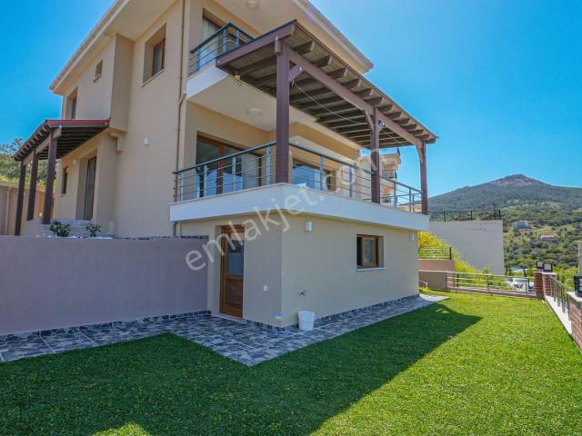Foça, İzmir içerisinde satılık Villa