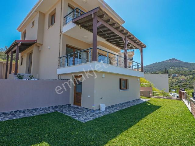 Foça, İzmir içerisinde satılık Villa