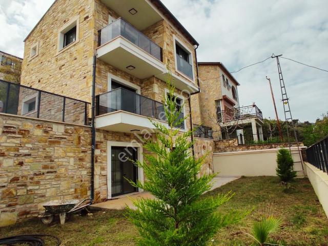 Foça, İzmir içerisinde satılık Villa