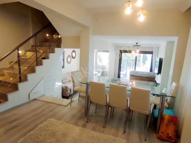 Foça, İzmir içerisinde kiralık Villa