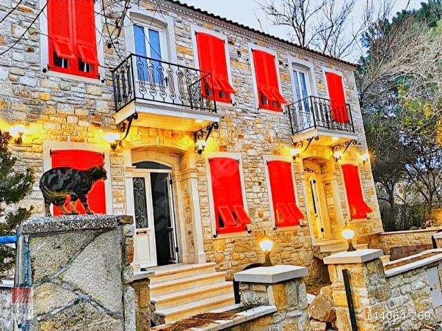 Foça, İzmir içerisinde satılık Villa