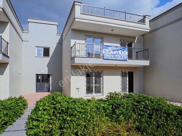Foça, İzmir içerisinde satılık mülk