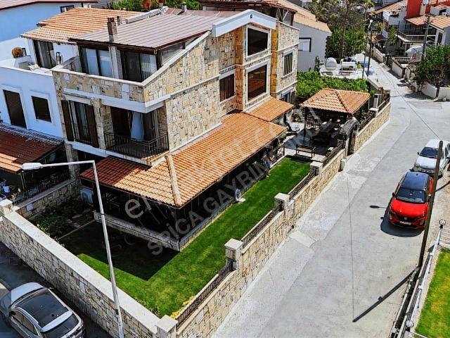 Foça, İzmir içerisinde satılık Villa