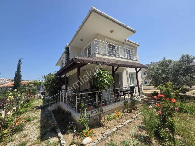 Foça, İzmir içerisinde kiralık Villa