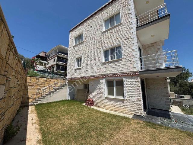 Foça, İzmir içerisinde satılık Villa