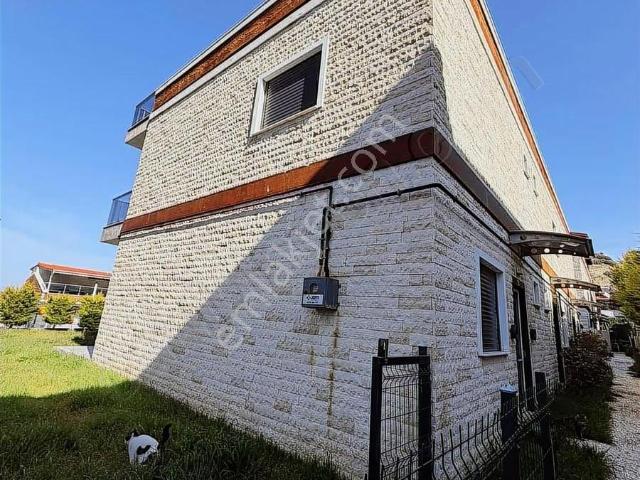 Foça, İzmir içerisinde satılık Villa