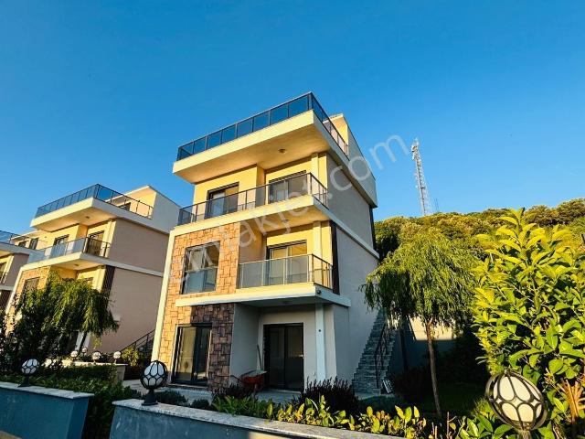 Foça, İzmir içerisinde kiralık Villa