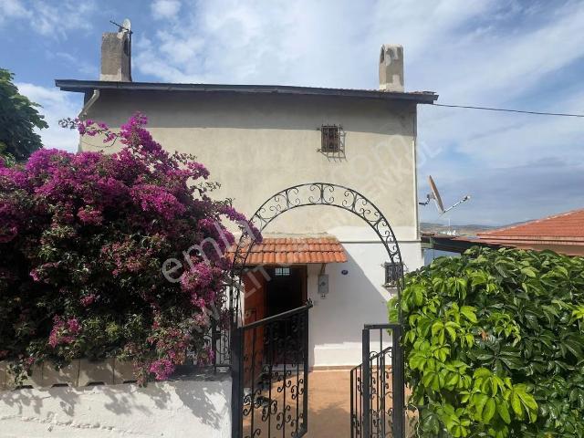 Foça, İzmir içerisinde satılık Villa