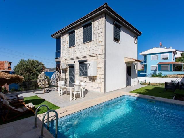 Foça, İzmir içerisinde satılık Villa