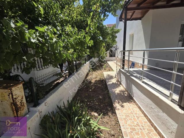 Foça, Cumhuriyet Mahallesi içerisinde kiralık Villa