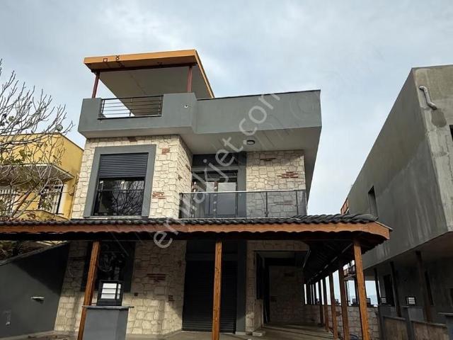 Foça, İzmir içerisinde satılık Villa