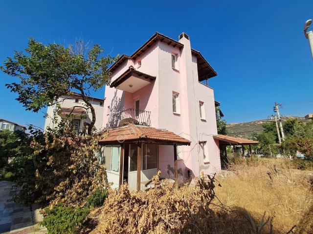 Foça, İzmir içerisinde satılık Villa