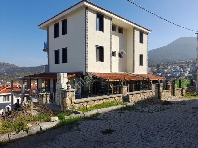 Foça, İzmir içerisinde satılık Villa