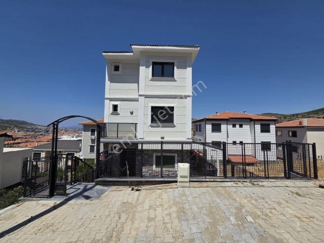 Foça, İzmir içerisinde satılık Villa