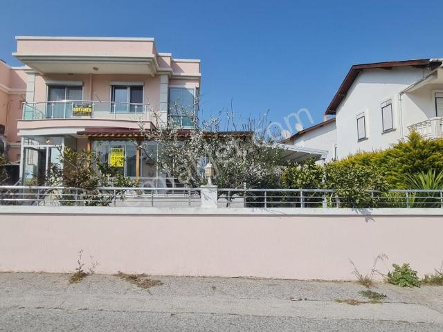 Foça, İzmir içerisinde satılık Villa