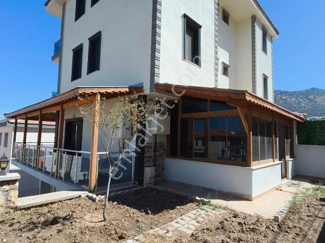 Foça, İzmir içerisinde satılık Villa