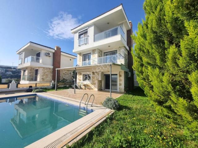 Foça, İzmir içerisinde kiralık Villa