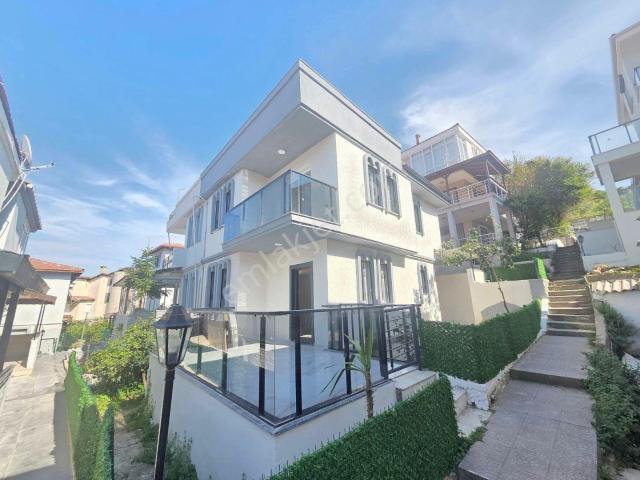 Foça, İzmir içerisinde satılık Villa