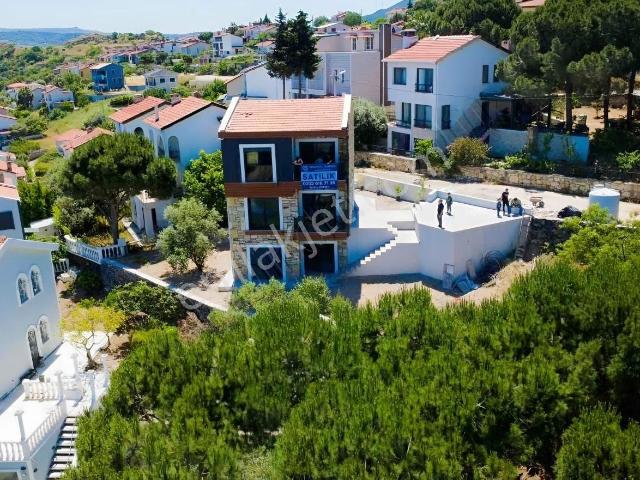 Foça, İzmir içerisinde satılık Villa