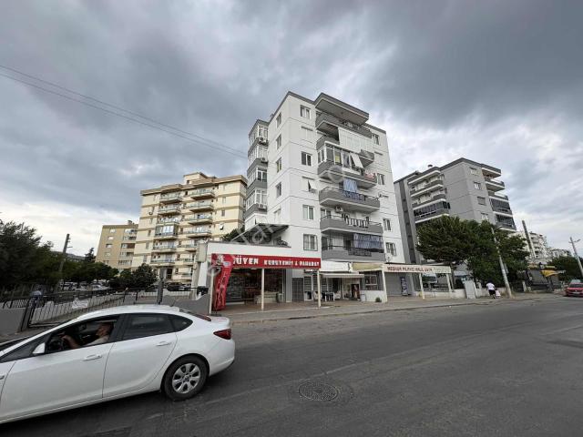 Bayrakli, İzmir içerisinde satılık mülk