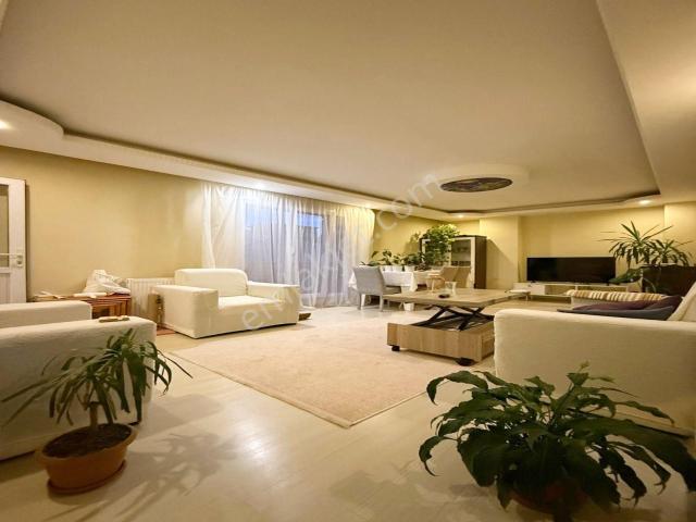 Yenikent Mahallesi, Esenyurt içerisinde satılık mülk