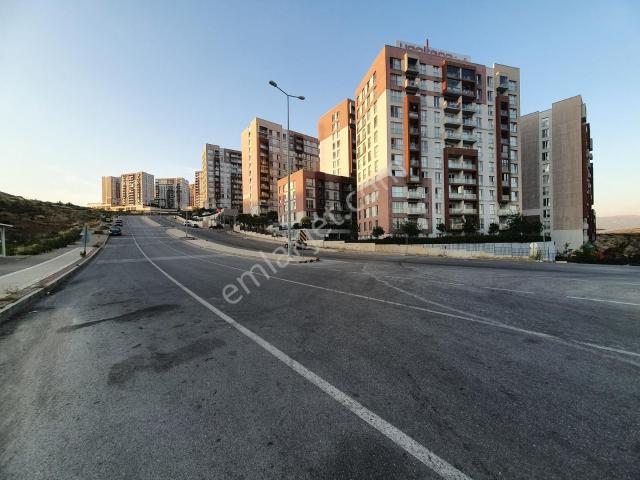 Karabağlar, İzmir içerisinde satılık mülk