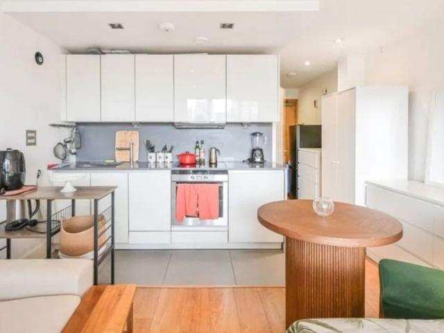 Apartment for rent in Bromley-by-Bow, Poplar Grove