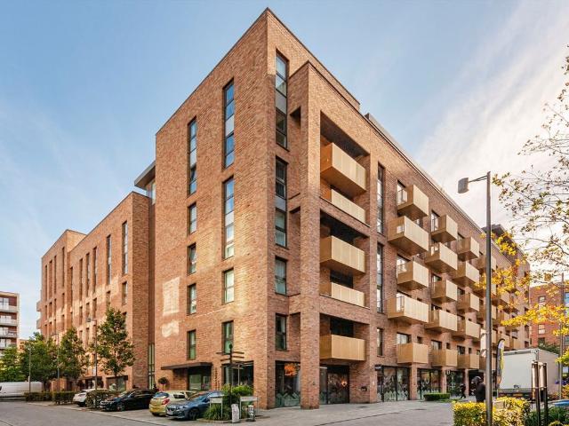 Apartment for rent in Greenland Place, Greater London