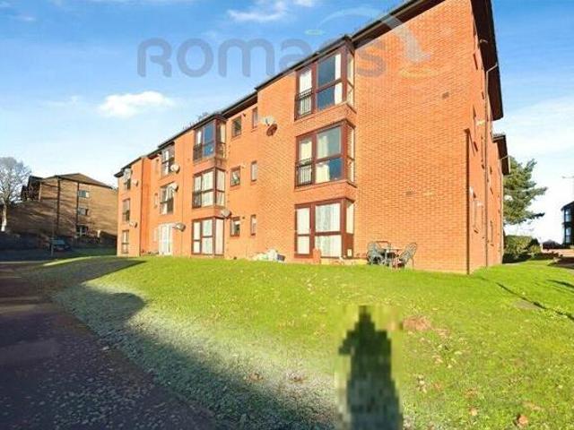 House for sale in South Farnborough, Rushmoor