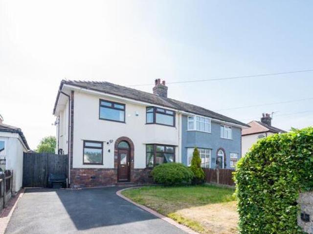 House for sale in Roby Mill, Lancashire