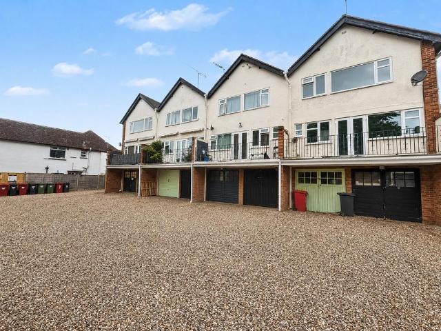 Apartment for rent in Slough