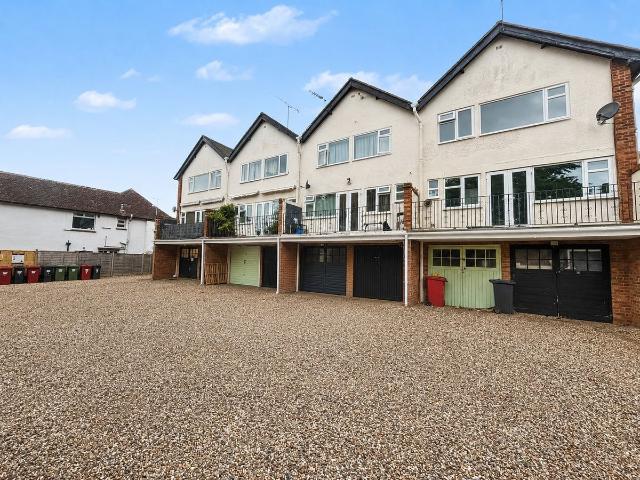 Apartment for rent in Slough