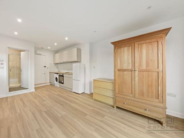 Studio for rent in Harlesden, Greater London