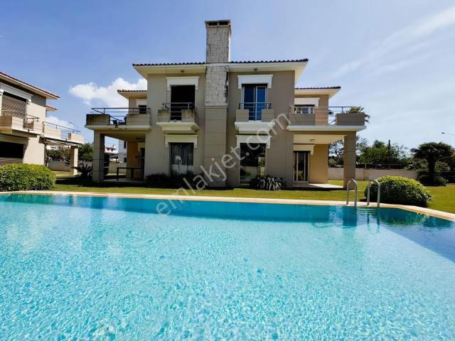 Çeşme, İzmir içerisinde satılık Villa