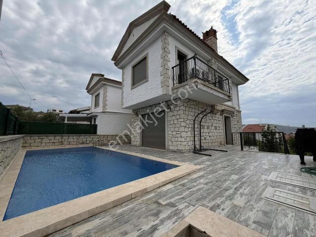 Çeşme, İzmir içerisinde kiralık Villa