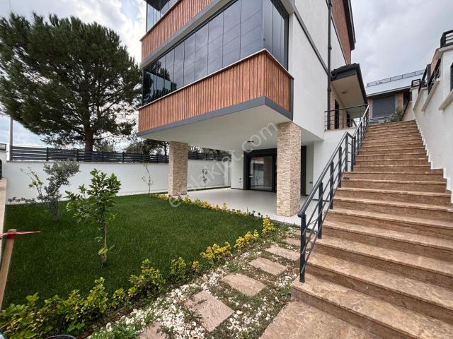 Edremit, Balikesir içerisinde satılık Villa