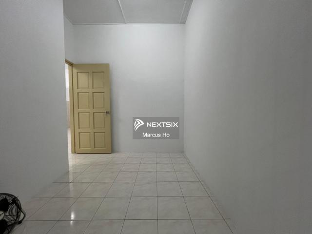 Residential House for sale in Sibu Laut