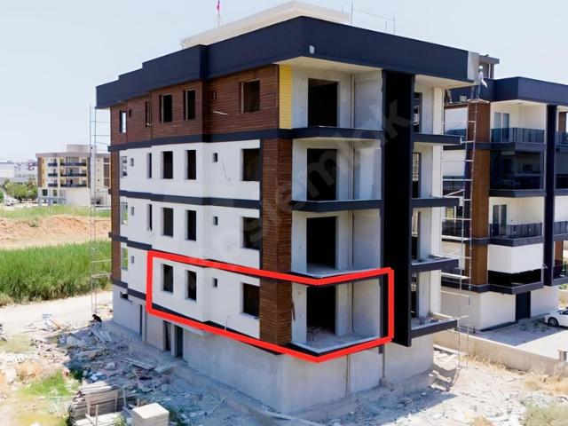 Kum, Finike içerisinde satılık mülk