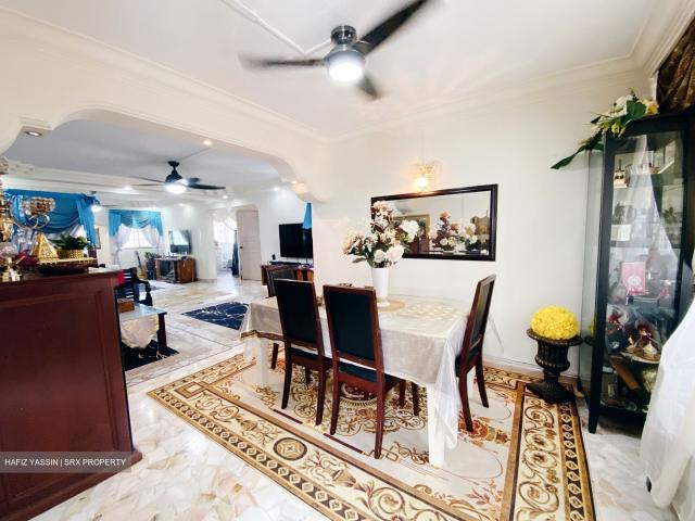 Detached House for sale in 23 North West