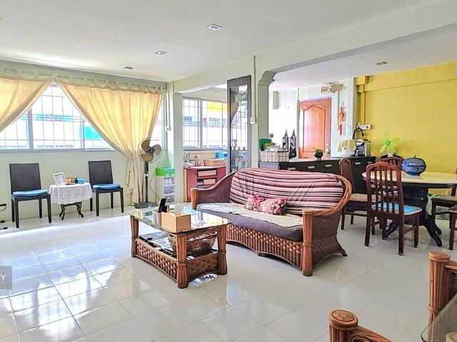 Detached House for sale in 23 North West