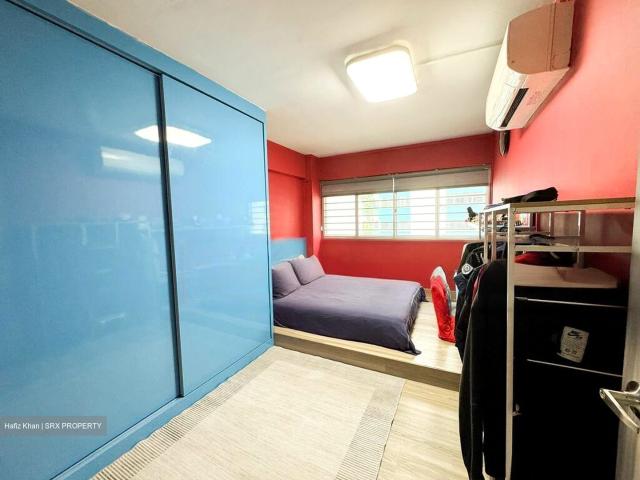 HDB House for sale in Yishun HDB House for sale in Yishun