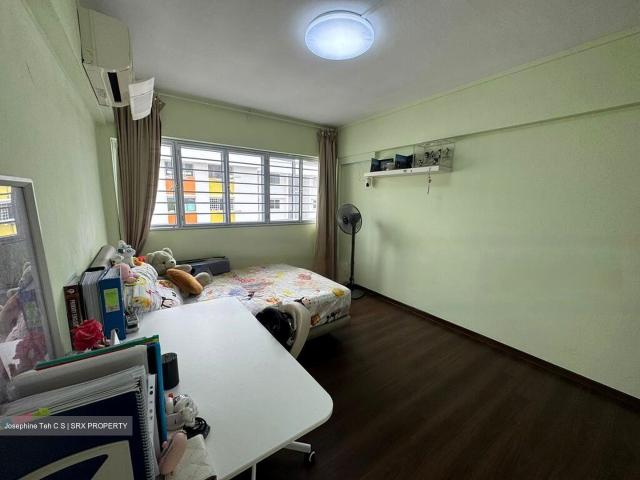 Detached House for sale in 23 North West