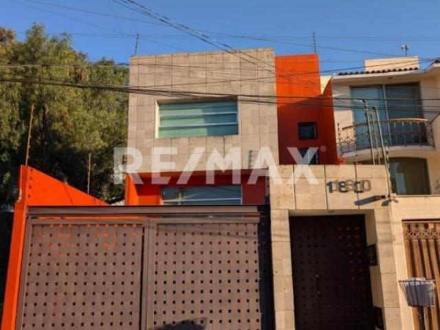 Casa en venta en Tlalnepantla De Baz, Estado de México