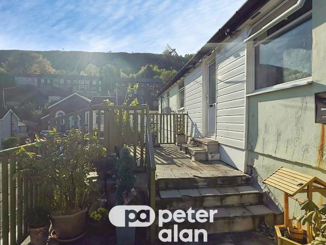 Apartment for rent in Ynyshir, Wales