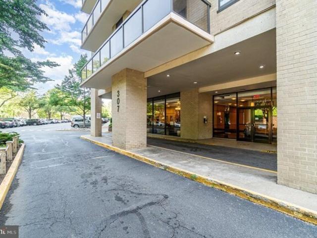Condo for sale in Alexandria